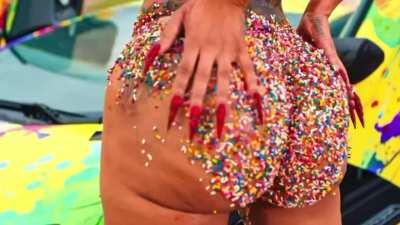 Blacc Chyna seems like a terrible person, and her surgery kinda messed up… but her ass make my dick hard asf 🤷🏿‍♂️