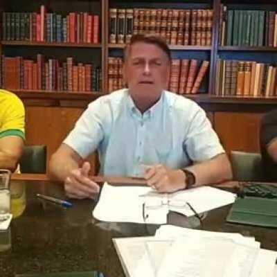 Ô ... calcinha apertada ... Isso aí não é coisa de homi pô