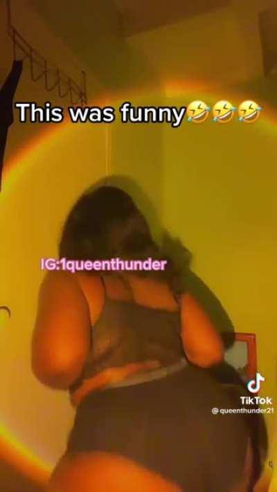 Looking good 😍 (@1queenthunder)