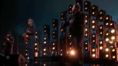 Tracy Chapman and Luke Combs perform “Fast Car”