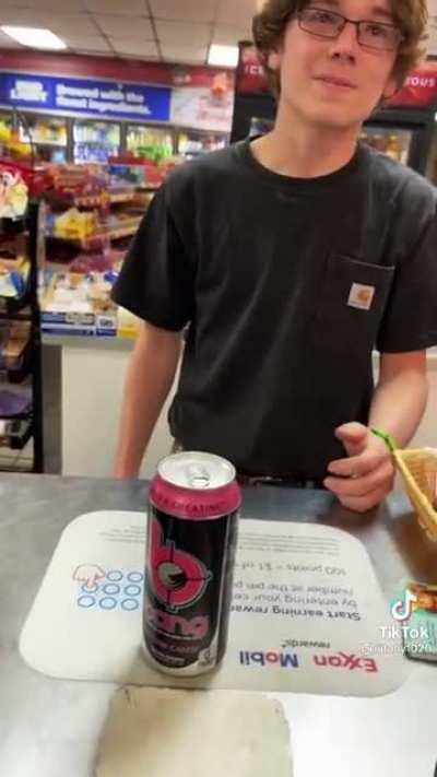 vc muca quando vai comprar um energético kkkkkkk