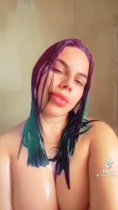 Lizbeth Rodriguez 🍈🍈