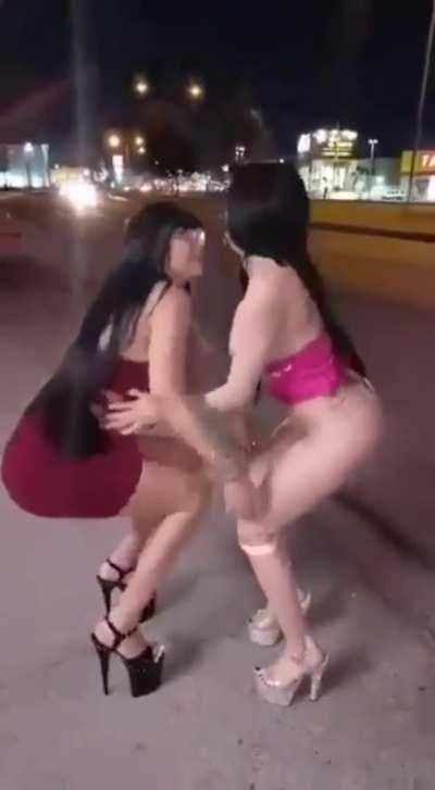 Muff Dive on a Busy Road