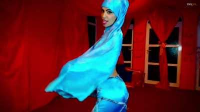 Hijabi twerk queen