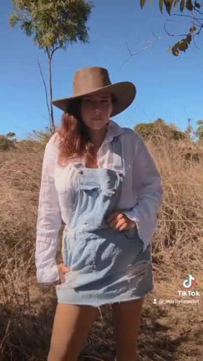 Marilyn Merlot @_marilynmerlot on Tiktok!