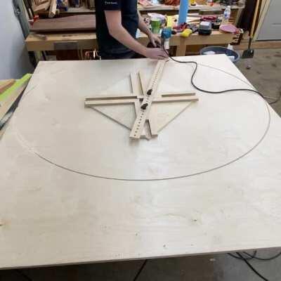 Had to make an oval table top, figured it would share this pretty cool jig to cut a perfect oval!