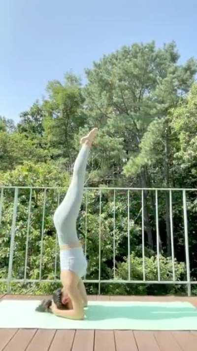 Yuri on Instagram: Healthy mood with Sunny day 🧘🏻‍♀️☀️ Love to spend time of yoga&meditation 💚 #유리한요가