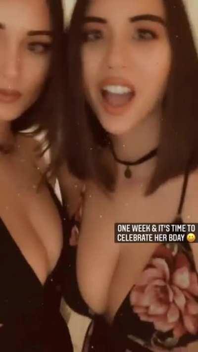 KeilahKang and her sister