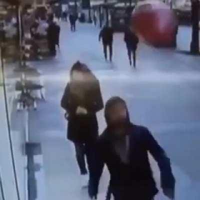 Everybody like Kung fu fighting