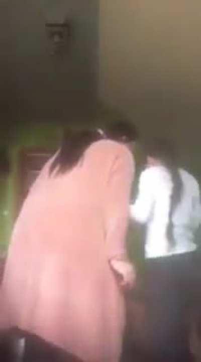 как много знакомых слов, и кажется он телевизор 