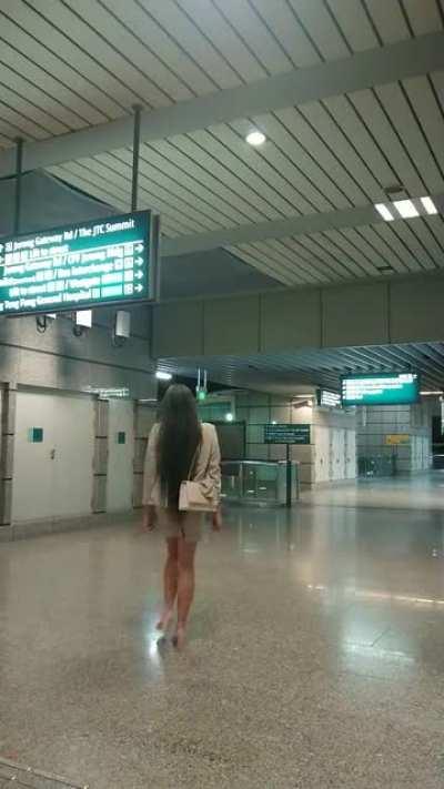 Dang! My blazer snagged on my handbag👜!😱