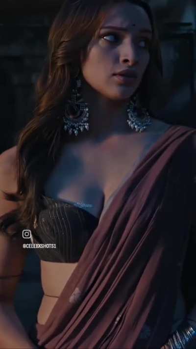 Tripti Dimri Thick lips and Cleavs