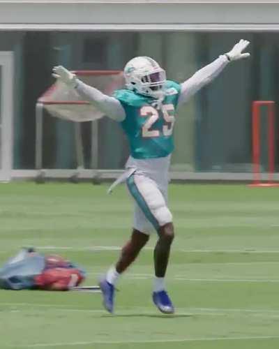 Xavien Howard versus Jaylen Waddle