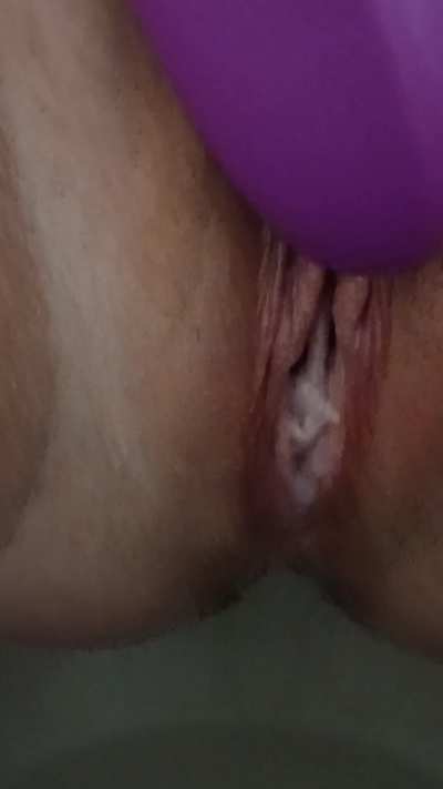 My natural cream flowing out