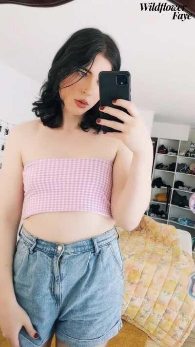 Don't tell anyone what I'm hiding, ok?🤫