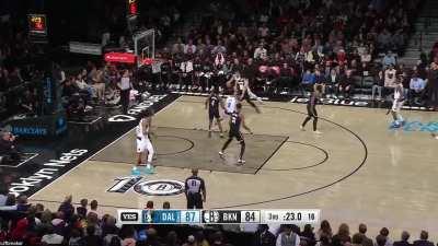 [Highlight] Luka Doncic shows crazy control as he spins around and ends the possession with a Tim Hardaway Jr. triple