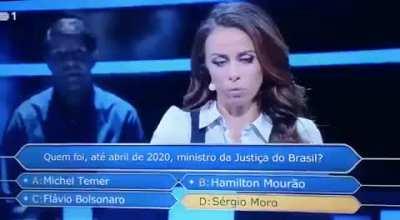 Portuguesa manda um #ForaBolsonaro em programa de TV