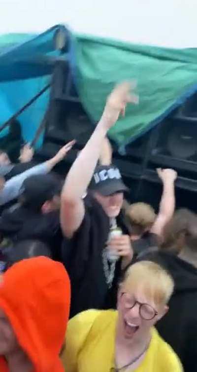 Can anyone I’d this? I’ve been looking for so long