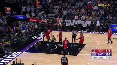 [Highlight] Damian Jones yams it all over Jusuf Nurkic