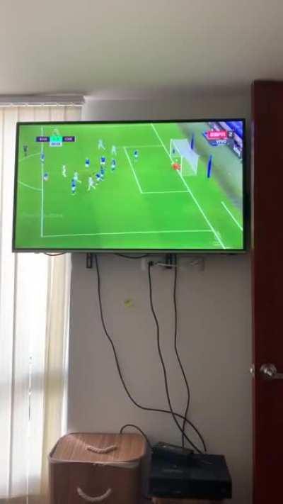 The South American commentator singing after Zouma goal