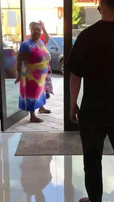 Very entitled woman comes back 3 weeks later and wants her nails fixed for free. Freaks out after being told she has to pay to get it fixed.