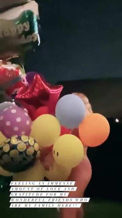 Shantel Vansanten nude behind balloons