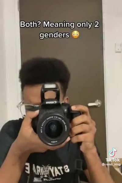 2 cringey people in 1 post