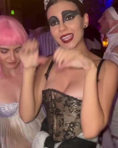 Victoria Justice DTF