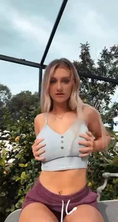 Tell me, would you smash a girl like me??