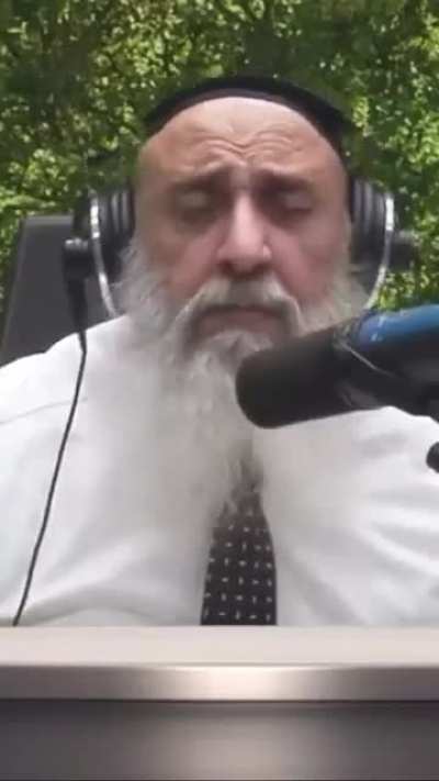 Last night was the birthday of my favorite Jewish singer and you all ignored it 😞