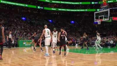 [Highlight] Jabari Smith thinks he has a mismatch down low - Jaylen Brown disagrees and blocks him for the 2nd time tonight