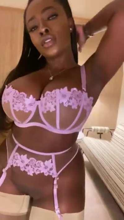 Chocolate in pink 🤤