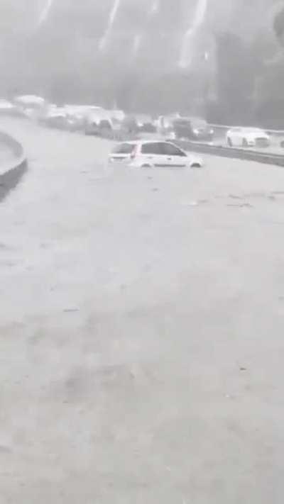 Roseville Bridge closed by flooding