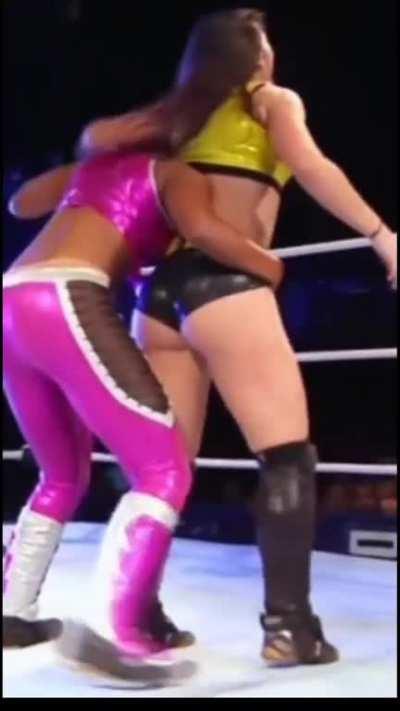 Kylie Rae getting her trunks pulled 🍑🖤😤