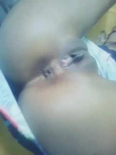 Petite Babe signing and playing with her pussy