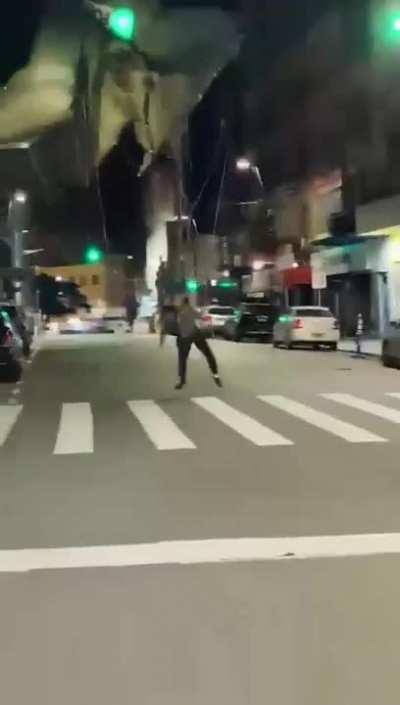 brasileiro medio quando compra algo novo