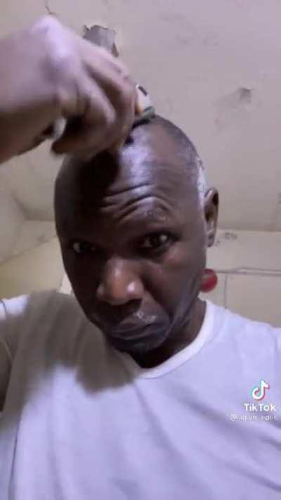 LMAOO why OG shaving so aggressively.