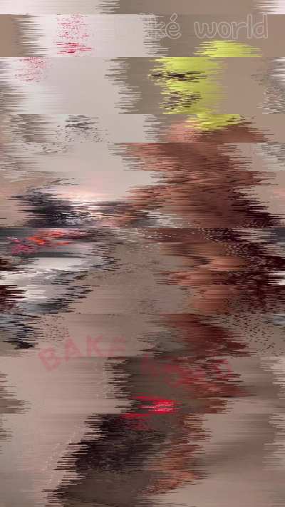 She like to get pee on in bake world, my 1st time peeing on a girl