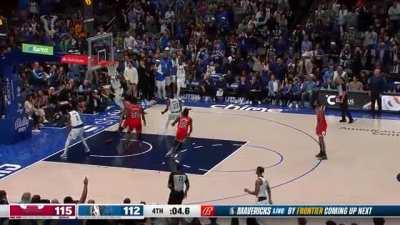 [Highlight] An airball followed by a shot hitting the top corner of the backboard end the Mavs season in an incredible tank job