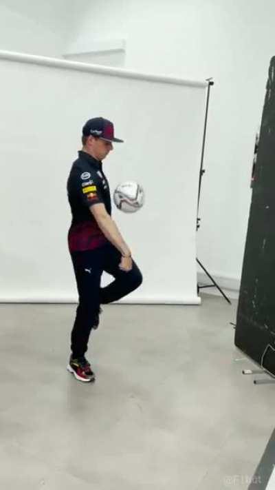 Verstappen has 🅱️ig 🅱️alls again