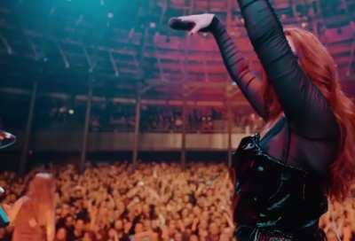 Queen Simone in London ! A gift for the Eagle Eyes ;)