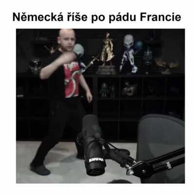 Můj první video meme, snad se bude líbit.