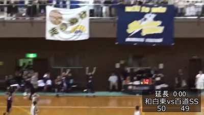 Amateur basketball player turns the game around in the last 2 seconds