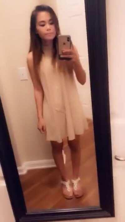 Simple, minimalistic outfit. Can never go wrong. 25F