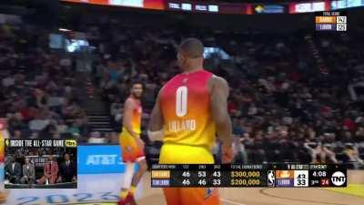 [Highlight] Damian Lillard casually hits the beyond half court shot