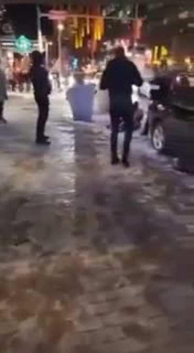 Man goes 1 v 3 after asking 3 guys to stop harrassing the women he was with‼️