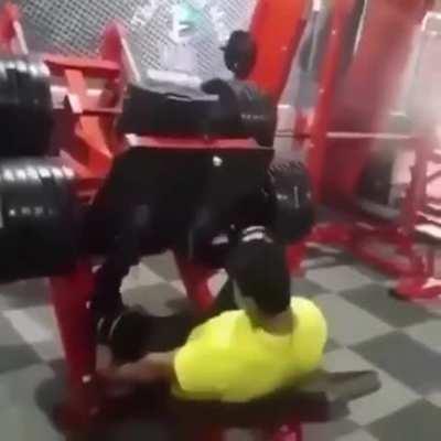 The load was too much 💀 Gym buff snaps both of his legs during a weight exercise.