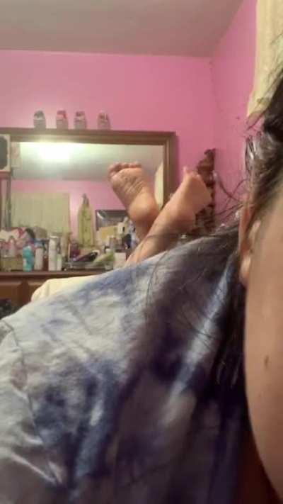 My best friends feet and soles. Y’all like? Rate 1-10 comment below ⬇️.