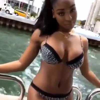 Normani is so damn sexy 😍 😍 🍆 💦