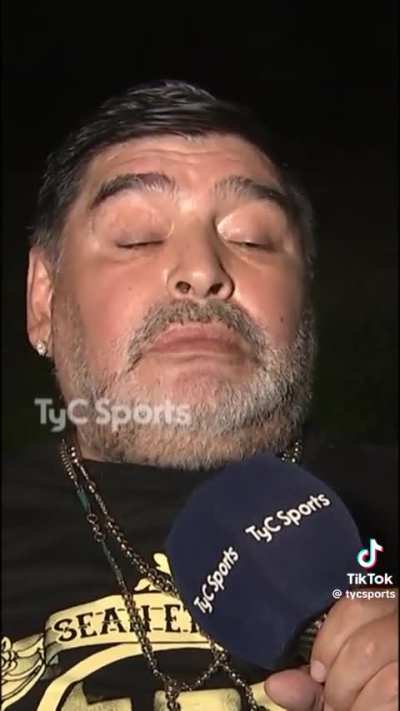 era el más grande de todos dentro y fuera del campo. Ojalá hubiera podido ser amigo de él. 🥲🟦🟨